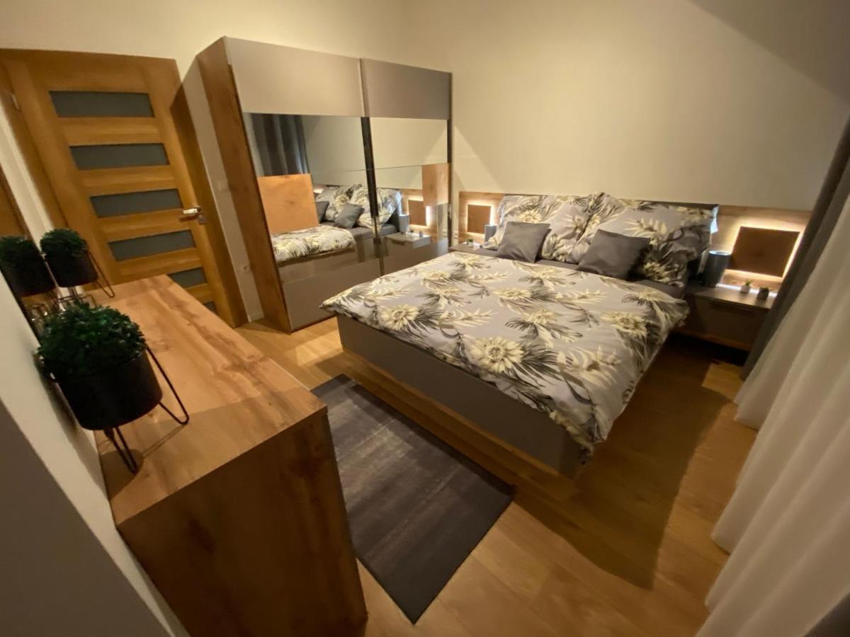 Apartment Mala Praha & Parking In The Garage Жиліна Екстер'єр фото